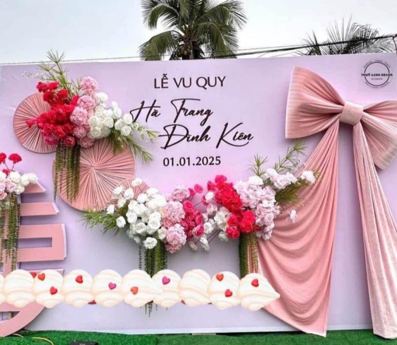 MẪU BACKDROP CƯỚI BA TRI