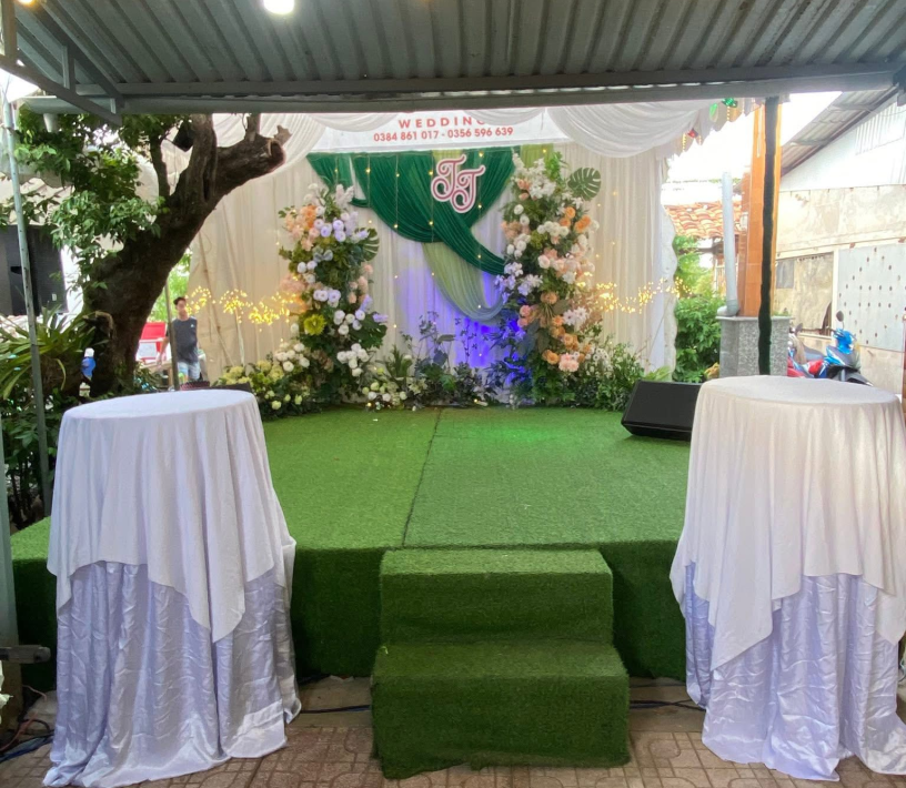 MẪU SÂN KHẨU CƯỚI