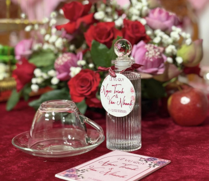 GIA TIÊN TONE HỒNG ĐỎ