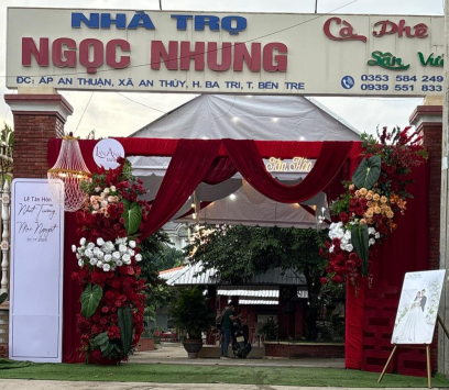 MẪU CỔNG CƯỚI MỚI TONE ĐỎ 