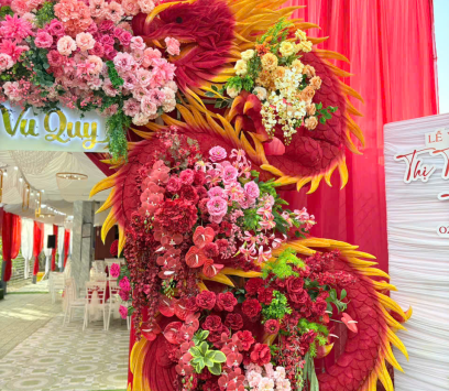 Cổng Rồng Phụng Đỏ