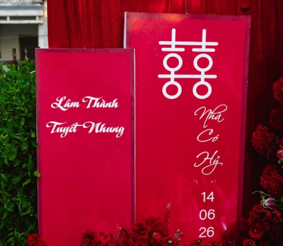 CỔNG CƯỚI NHUNG ĐỎ