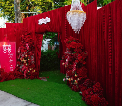 CỔNG CƯỚI NHUNG ĐỎ