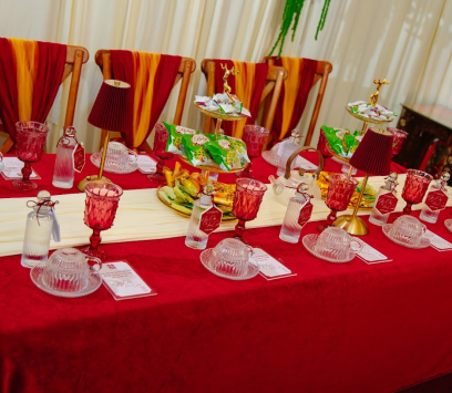 GIA TIÊN TONE ĐỎ SANG TRỌNG