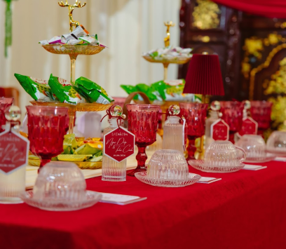 GIA TIÊN TONE ĐỎ SANG TRỌNG