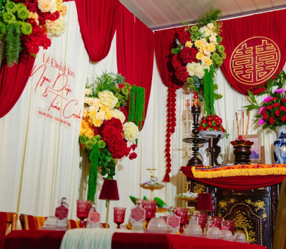 GIA TIÊN TONE ĐỎ SANG TRỌNG