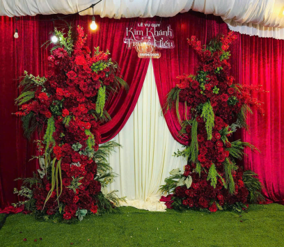 Backdrop cưới tone đỏ